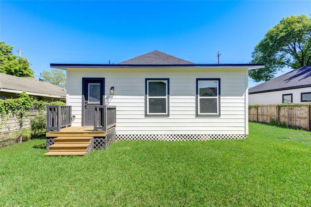 Expansive backyard perfect for outdoor activities and relaxation.
