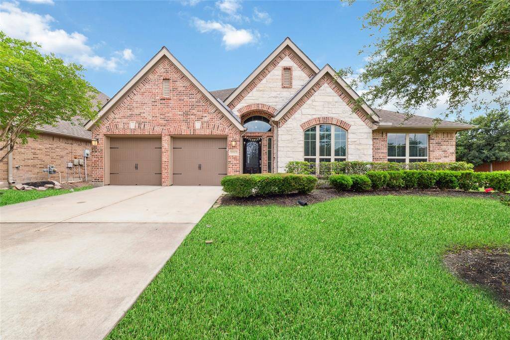 Welcome to 11143 Dunstan Hill Drive, a beautiful North facing corner lot in the Aliana Master Planned Community of Richmond, TX in Fort Bend County