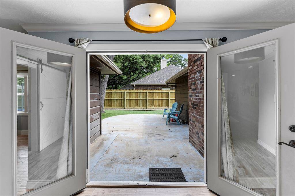 Double doors to outdoor patio.