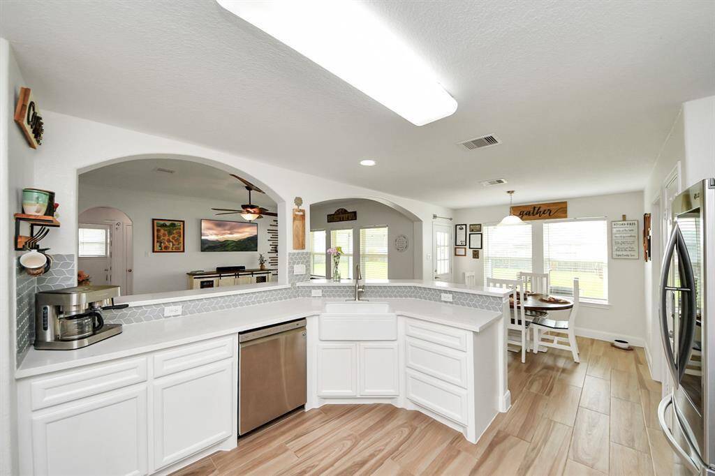 Coffee bar space included!