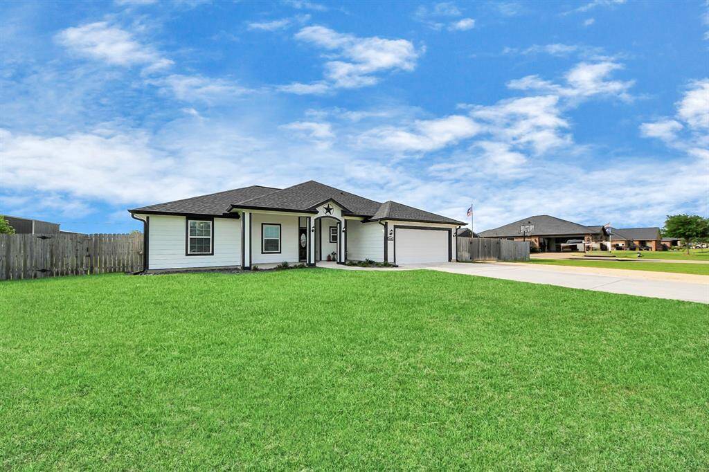 Perfect sized front yard!