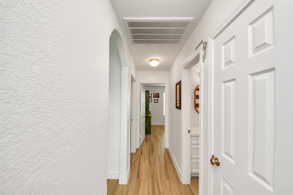 Looks toward bedroom 3 & 4