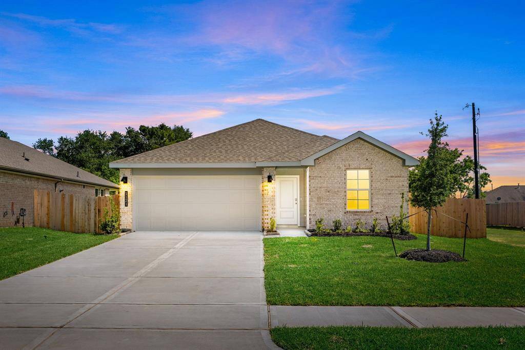 Welcome to 1121 Grey Heron—an exceptional new construction by D.R. Horton in the charming Pelican Pointe community, zoned to Texas City ISD. This thoughtfully designed Gaven floorplan boasts 4 spacious bedrooms, 2 modern baths, and a 2-car attached garage. Step outside to a covered patio and generous backyard—perfect for outdoor entertaining or quiet relaxation. Don’t miss the chance to make this beautifully crafted home yours!