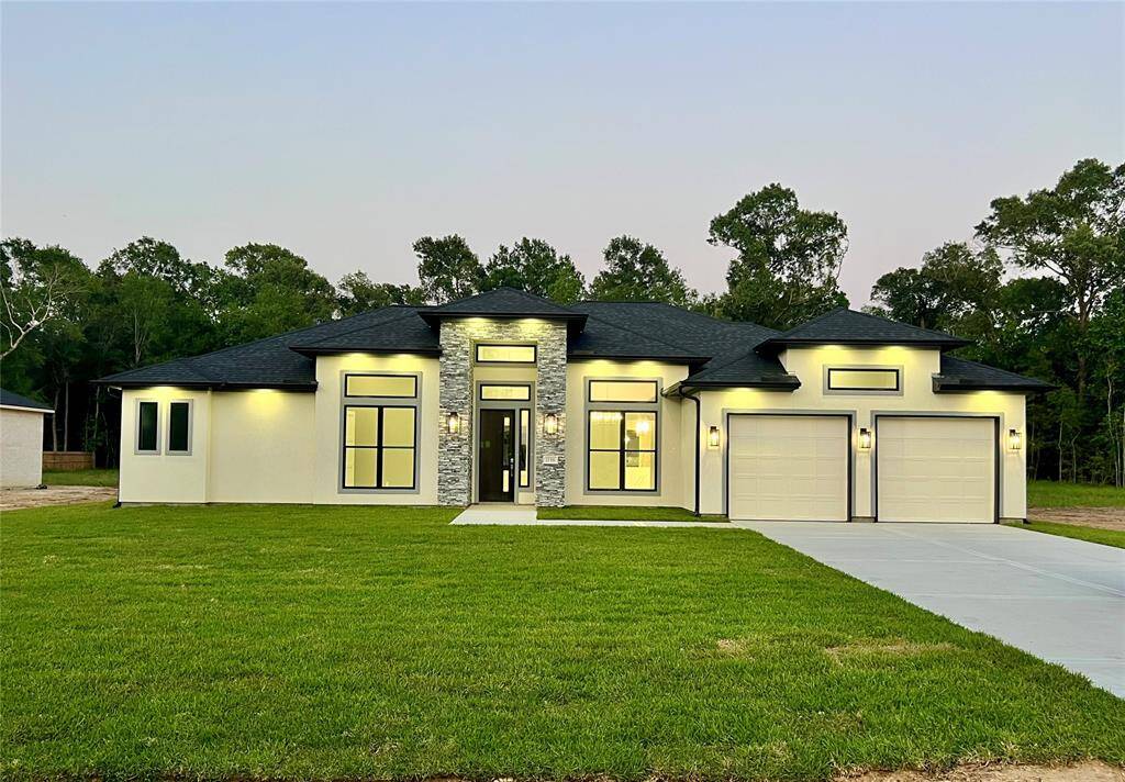 This is Not a photo shop - I just turned all the lights inside right at Sun set and this is the Home at its Natural.