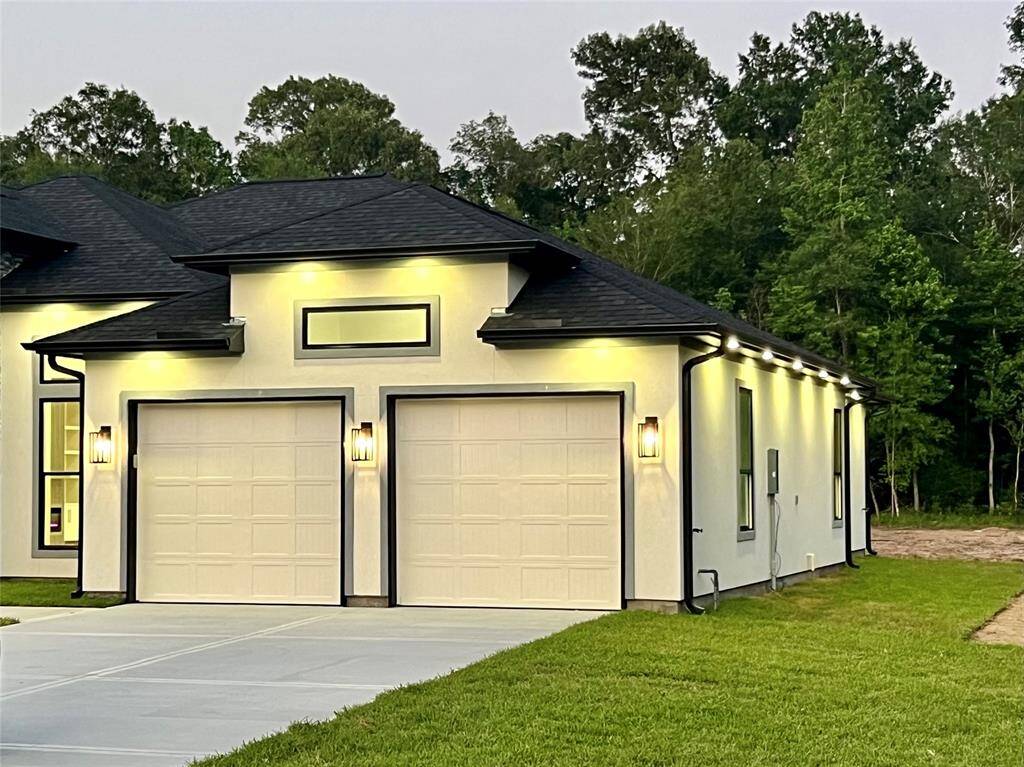 Close up of the Two Car Garage