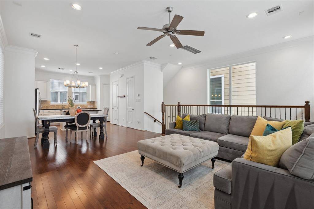 This open concept floorplan is perfect for entertaining, day to day living, and keeping an eye on the little ones.