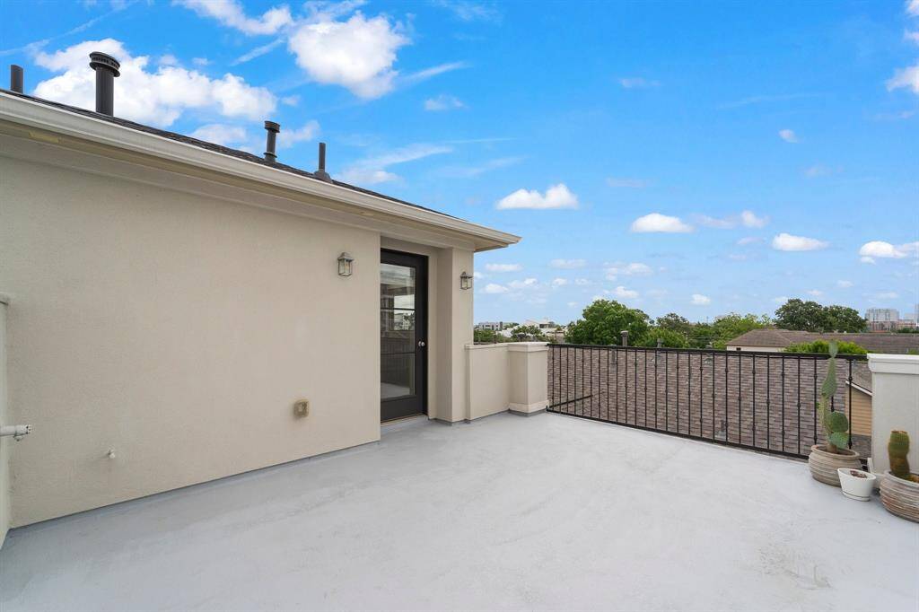 Spacious outdoor area perfect for entertaining, complete with a convenient gas hookup.