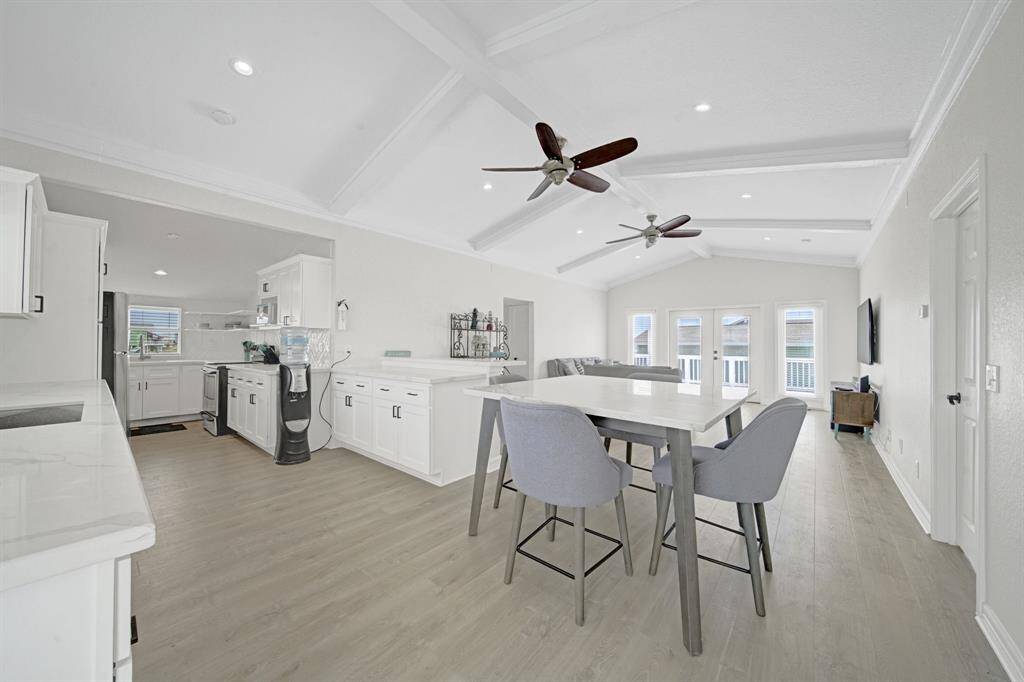 Dining Area 1