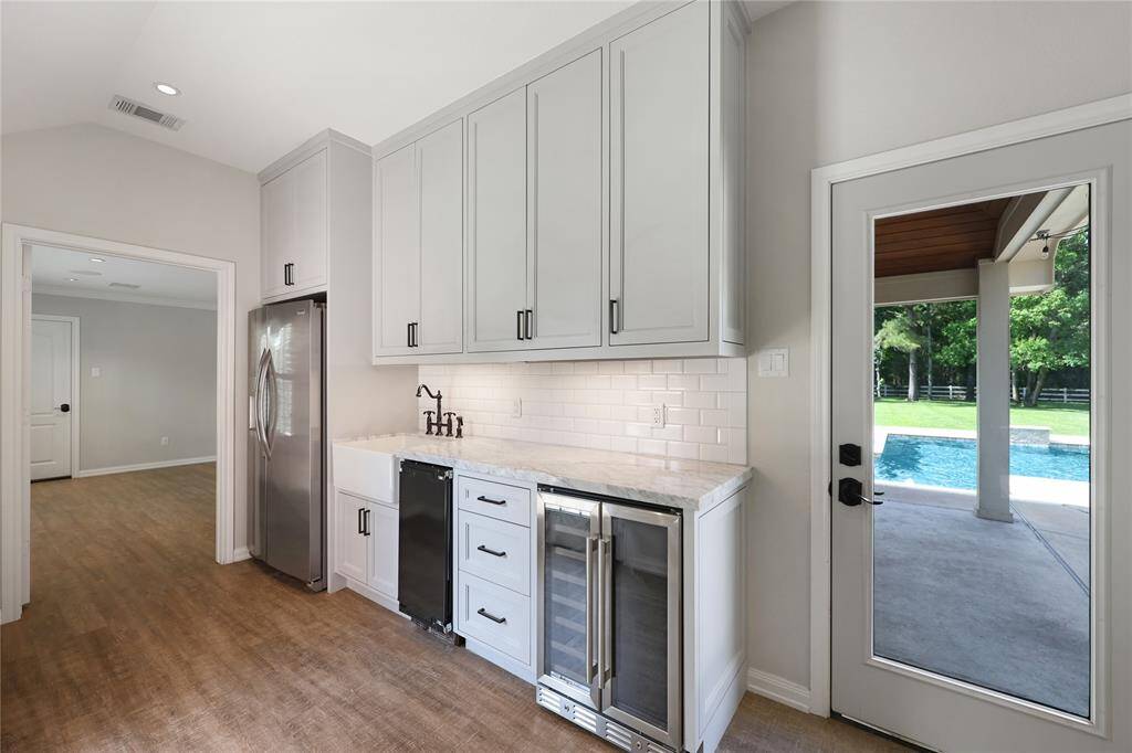 Patio access off kitchenette