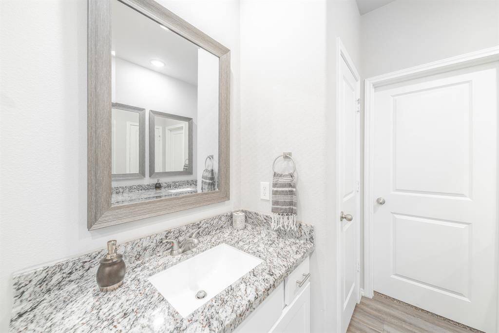 Large primary bath with double sinks