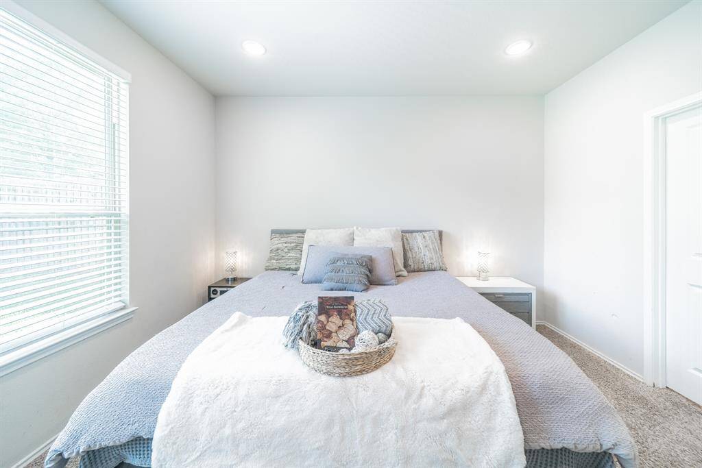Large primary bed downstairs