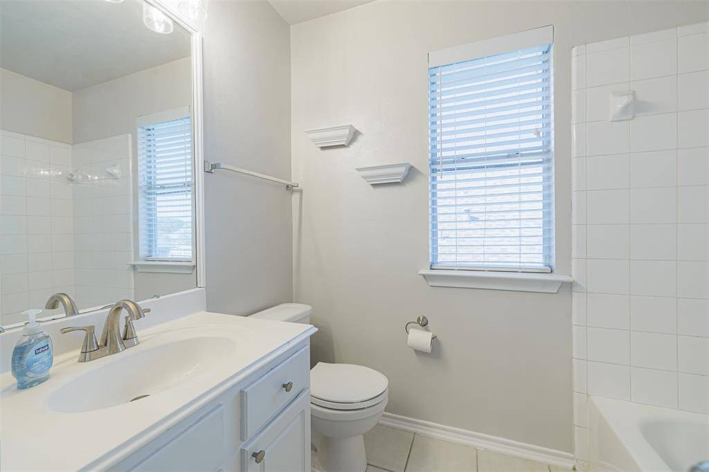 Full Bathroom Upstairs