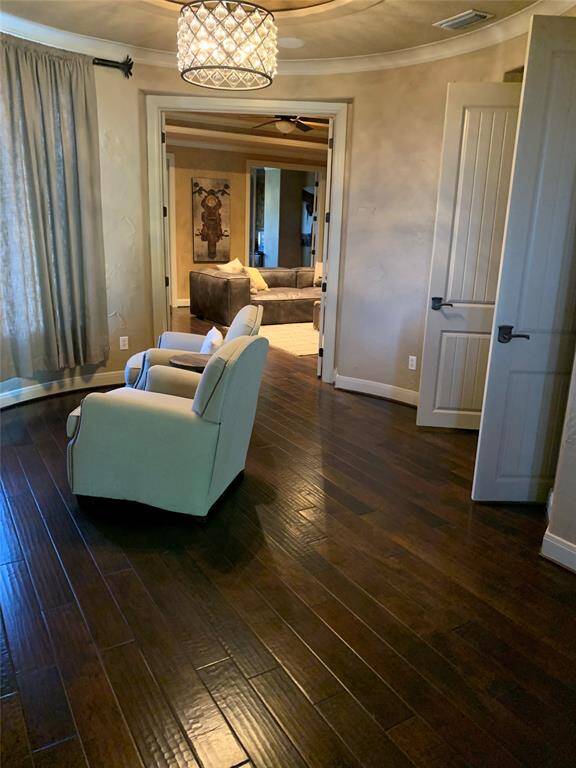 Additional picture of sitting area (furnished).