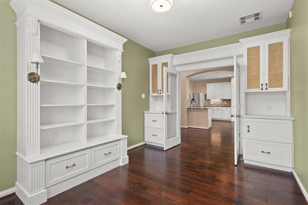 Built-ins with rattan doors for a charming appeal
