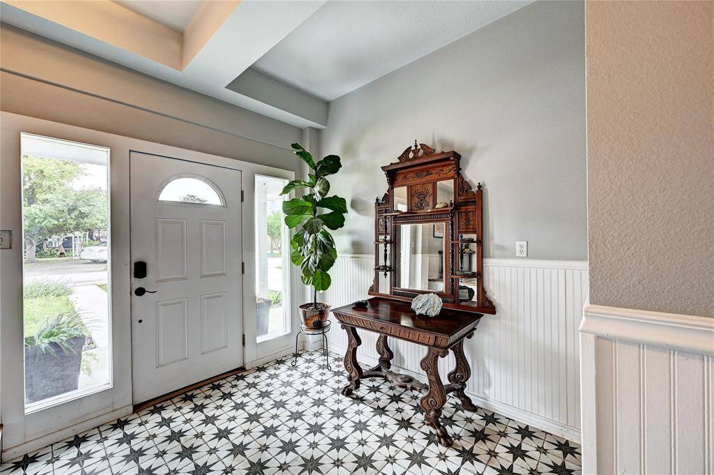 Entry to the home