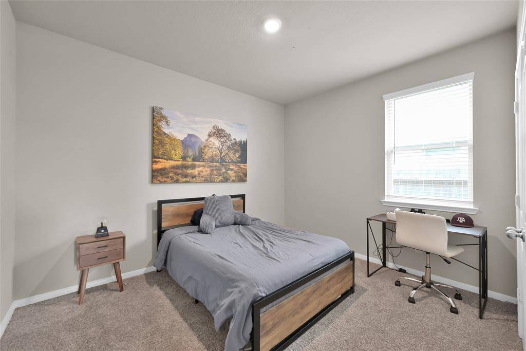 Second bedroom off of entrance.