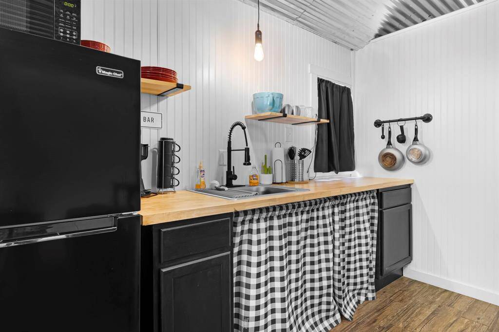 Thoughtfully organized and great use of the space!