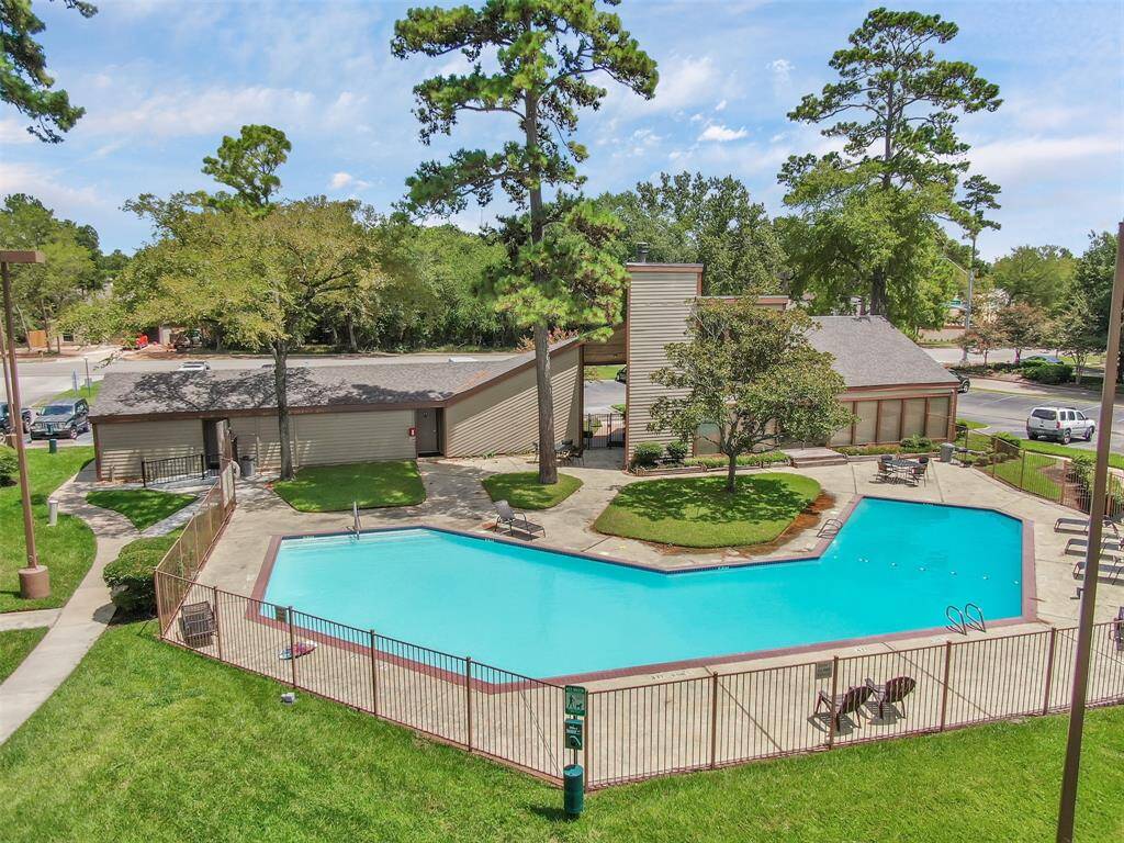 Area pool