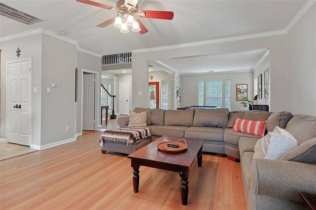 Abundant natural light pours throughwindows, creating a bright andinviting atmosphere.