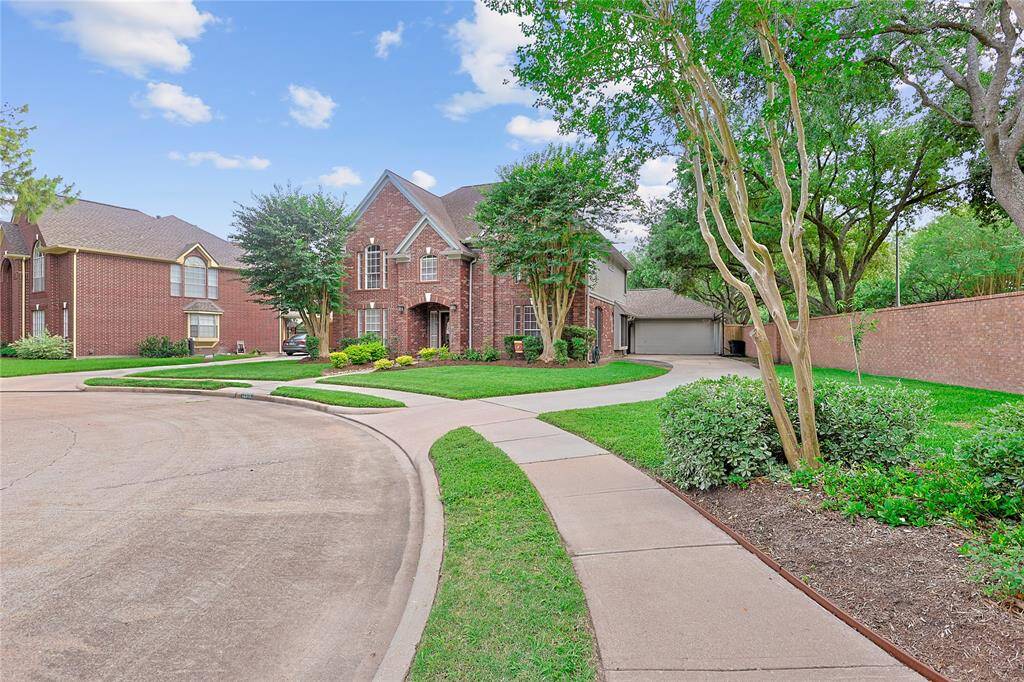 Nestled on a serene cul-de-sac lot,this charming home offers a tranquilretreat from the hustle and bustle.