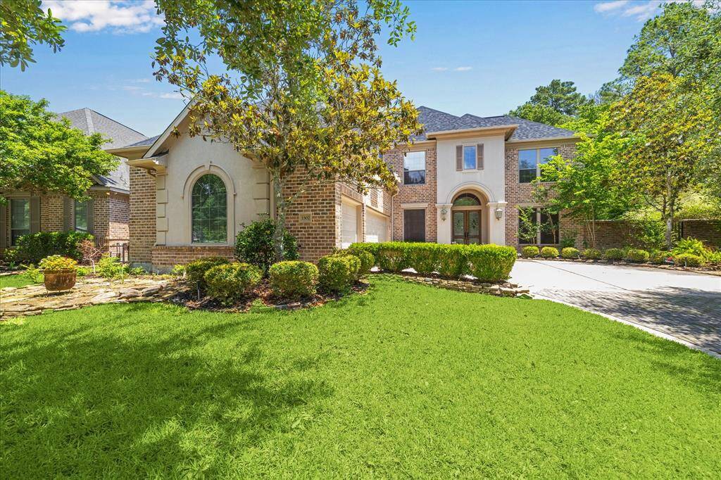 Welcome to upscale living in the Royal Shores community.