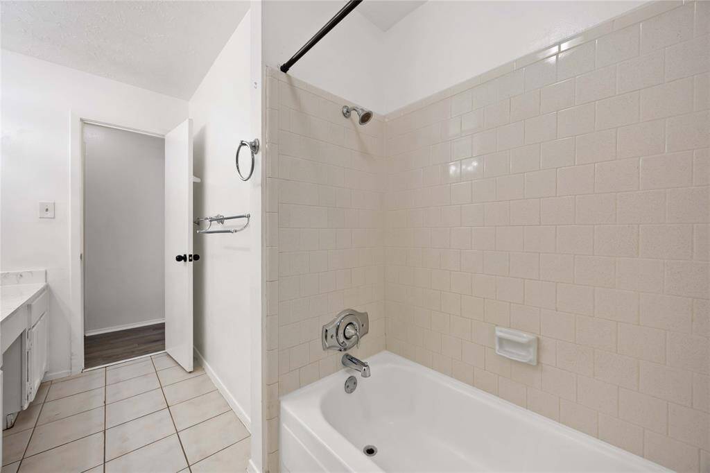 2nd bathroom