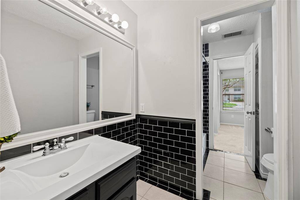 Second vanity space for secondary bedrooms.