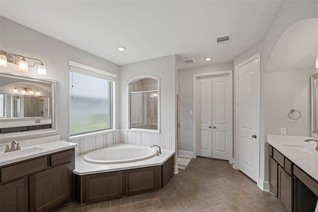 Primary Ensuite Bath