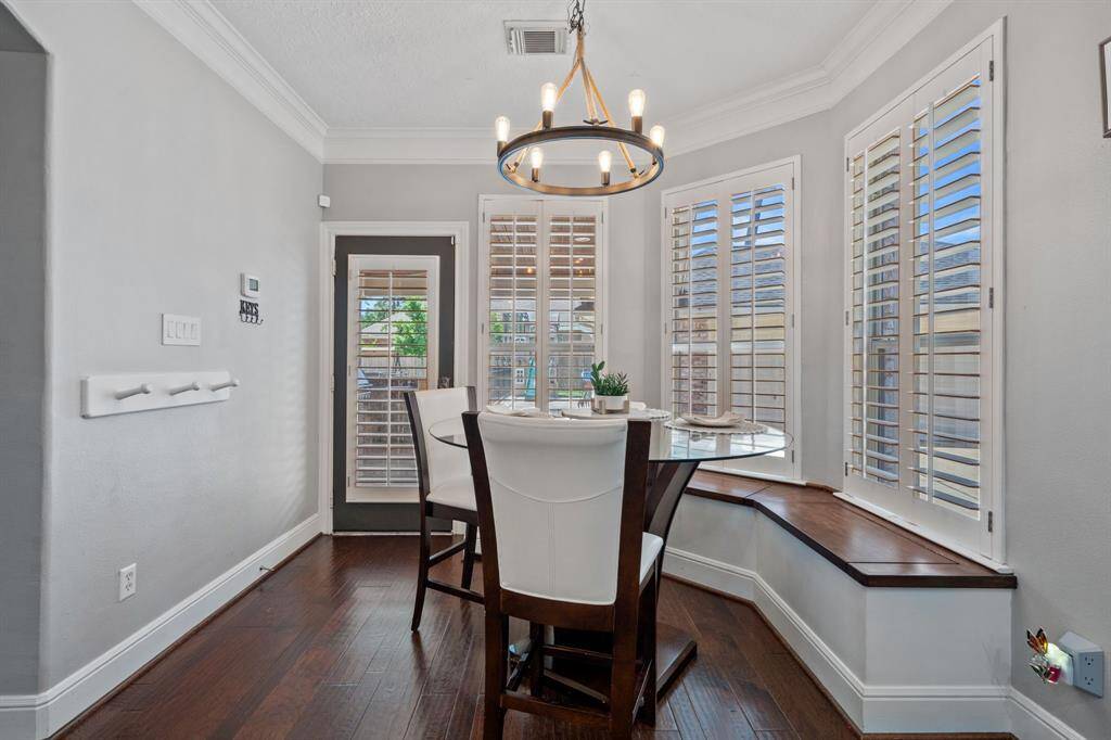 Breakfast Room