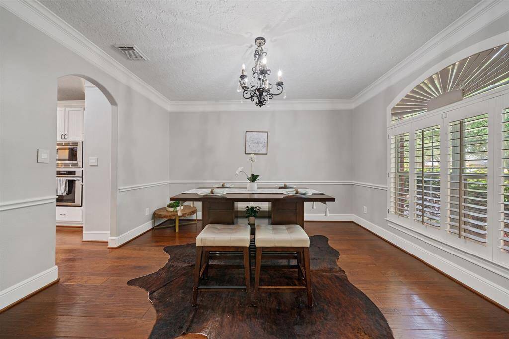 Formal Dining