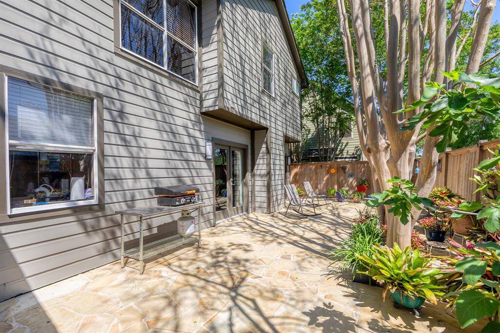 Gorgeous flagstone back patio...  Great place to BBQ and entertain!