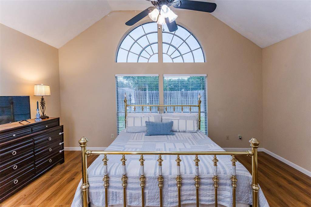 Master suite is spacious.