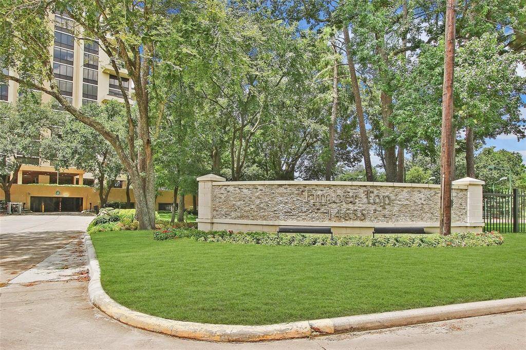 Entrance to this beautiful and private excluive condominium.