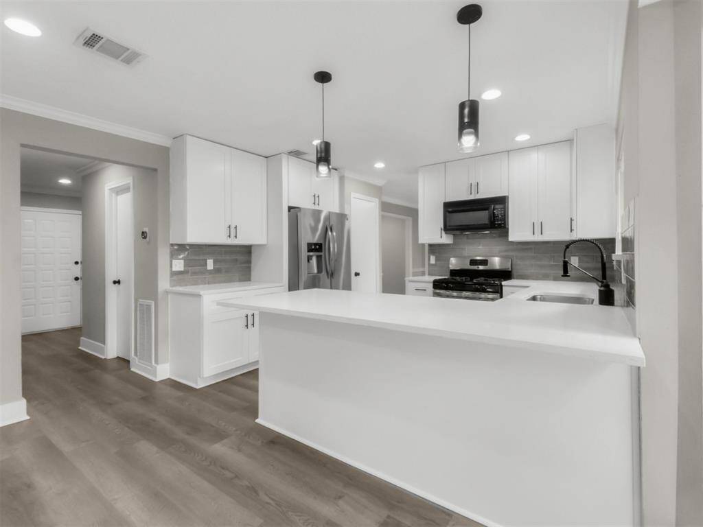 Kitchen and Breakfast Nook