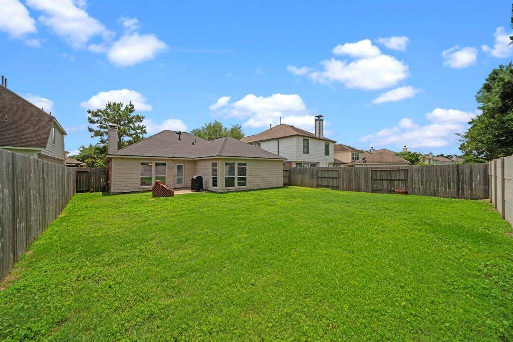 Spacious backyard, no backyard neighbors!