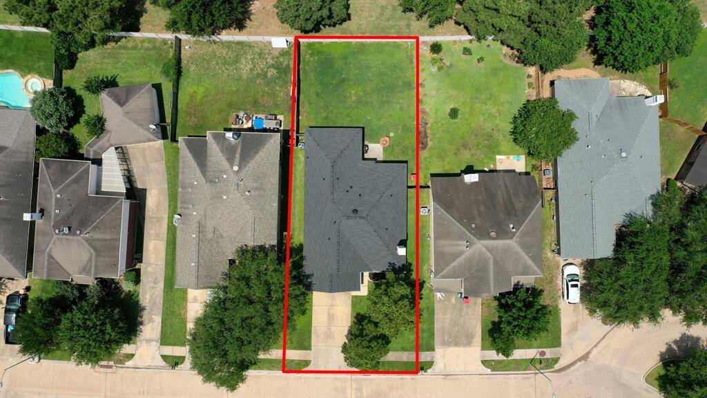 Full property view, notice that roof installed in 2024!