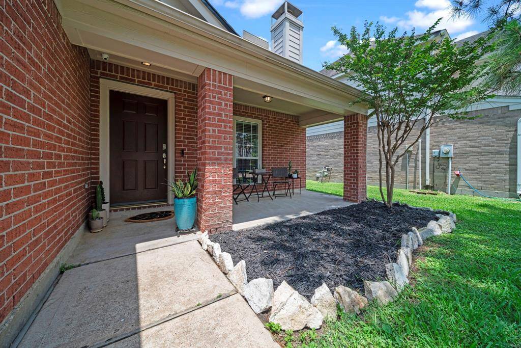 A welcoming front porch! Sit outside and read a book!