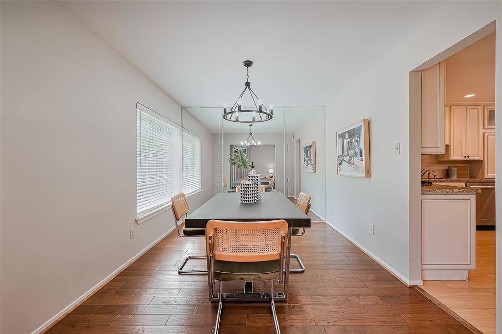 This large kitchen has been remodeled top to bottom.