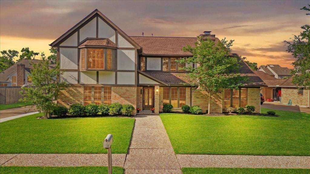 16003 Brook Forest Dr