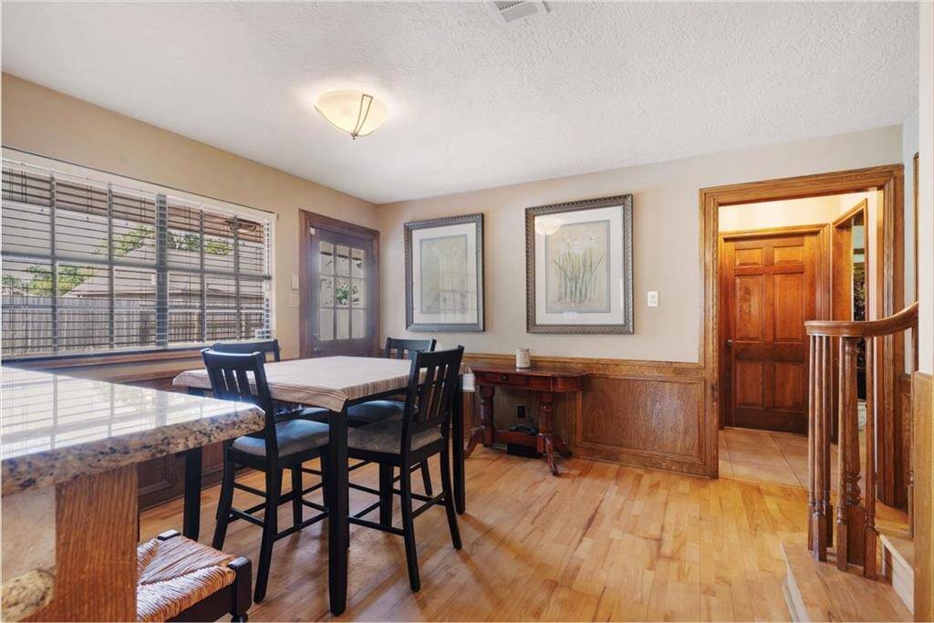 Breakfast room adjacent to the kitchen