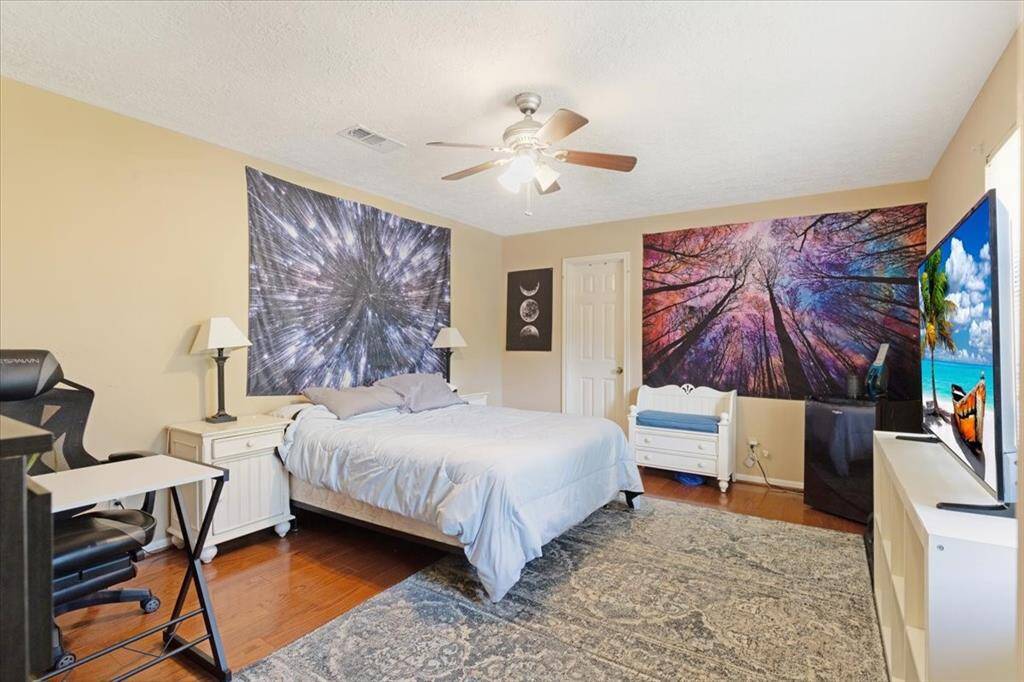 Spacious secondary bedroom #4, opposite of #3 with a shared bathroom.