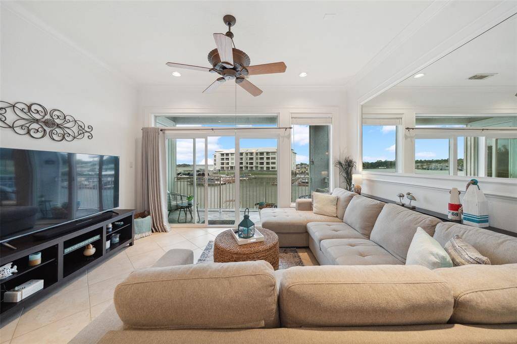 Enjoy additional sleeping arrangements on this pull out sectional couch!