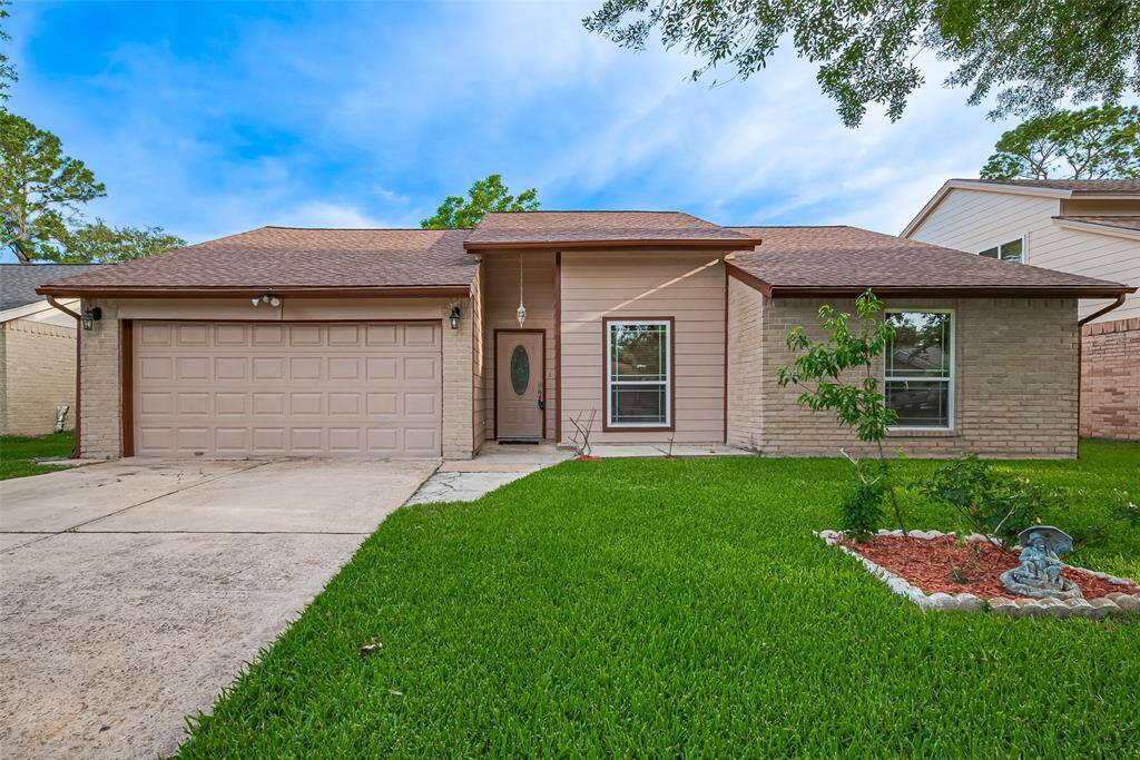 Well-maintained home in an established community. Excellent location with easy access to local amenities. Brick on all four sides for added durability and curb appeal.