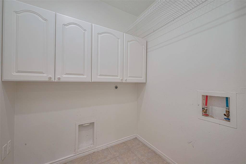 Spacious Utility room