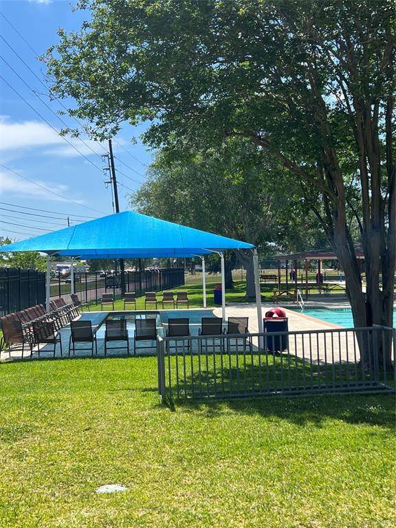 Community pool