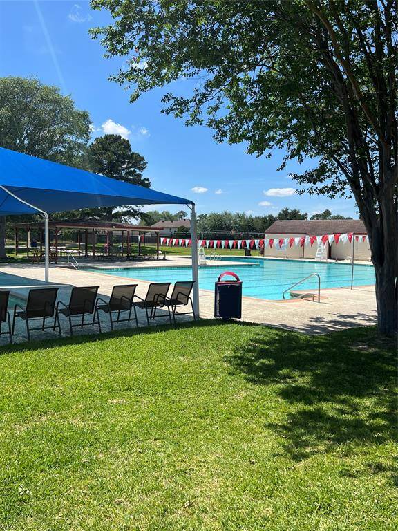 Community pool