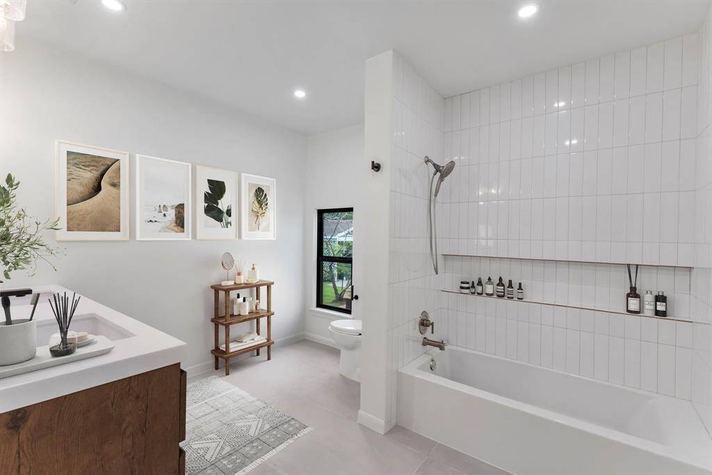 Fully remodeled and very spacious secondary bathroom.