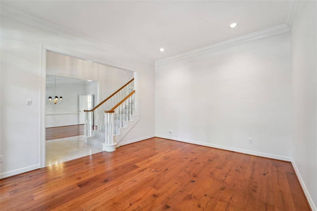 Formal living