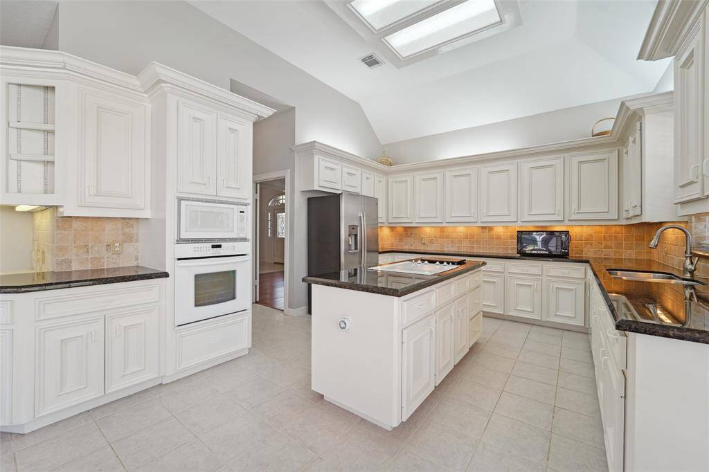 Spacious kitchen