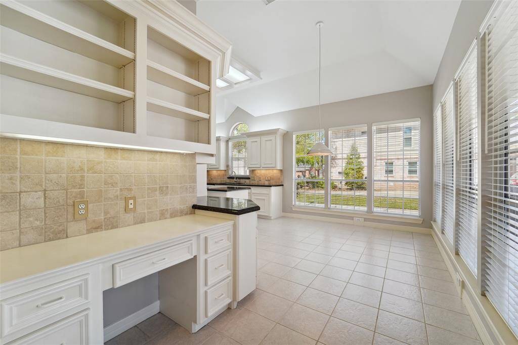 Built in desk area off the kitchen